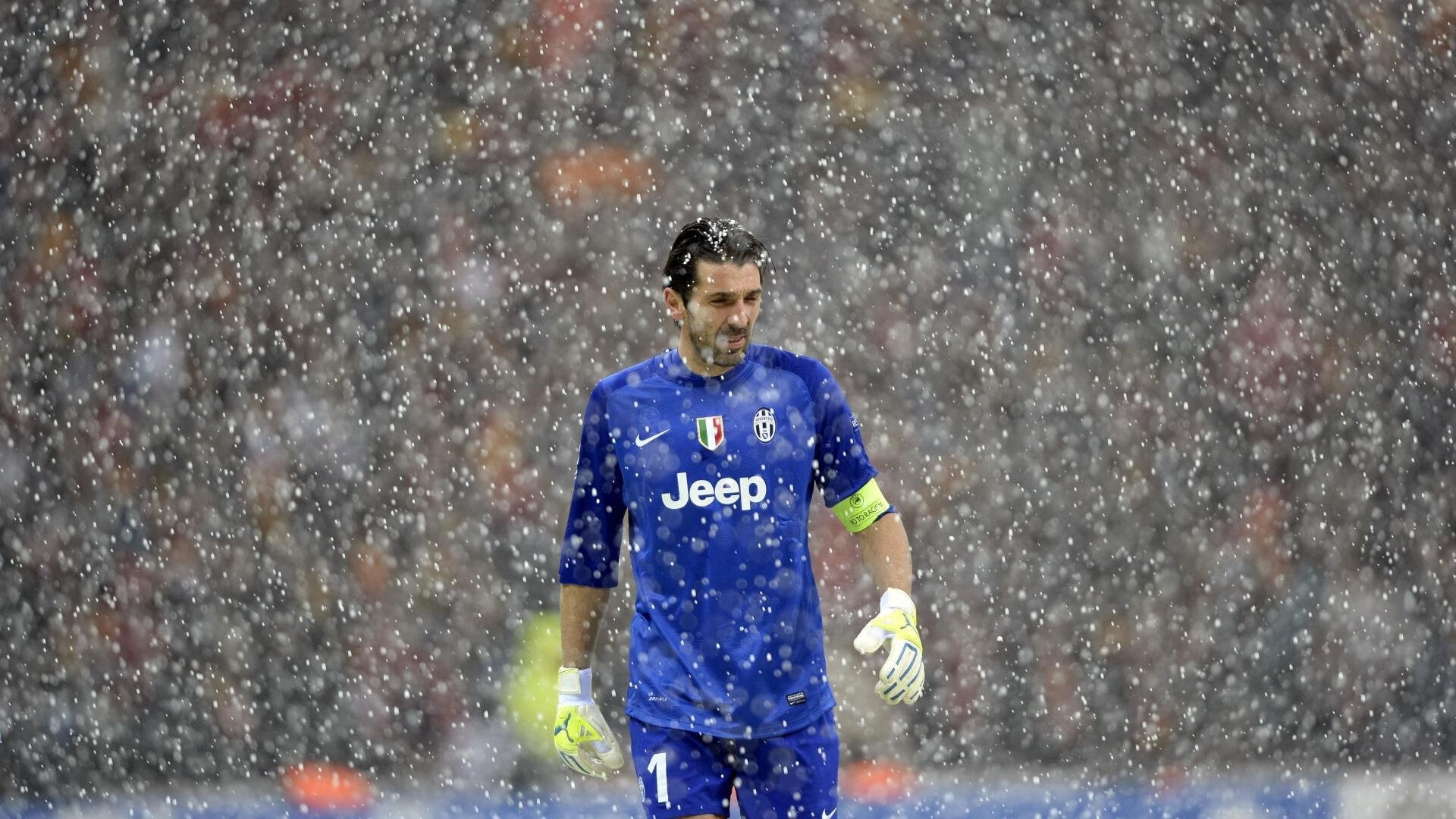 开云体育登录-“沙漠狂潮：极限荒野的速度战歌”，沙漠疯狂越野