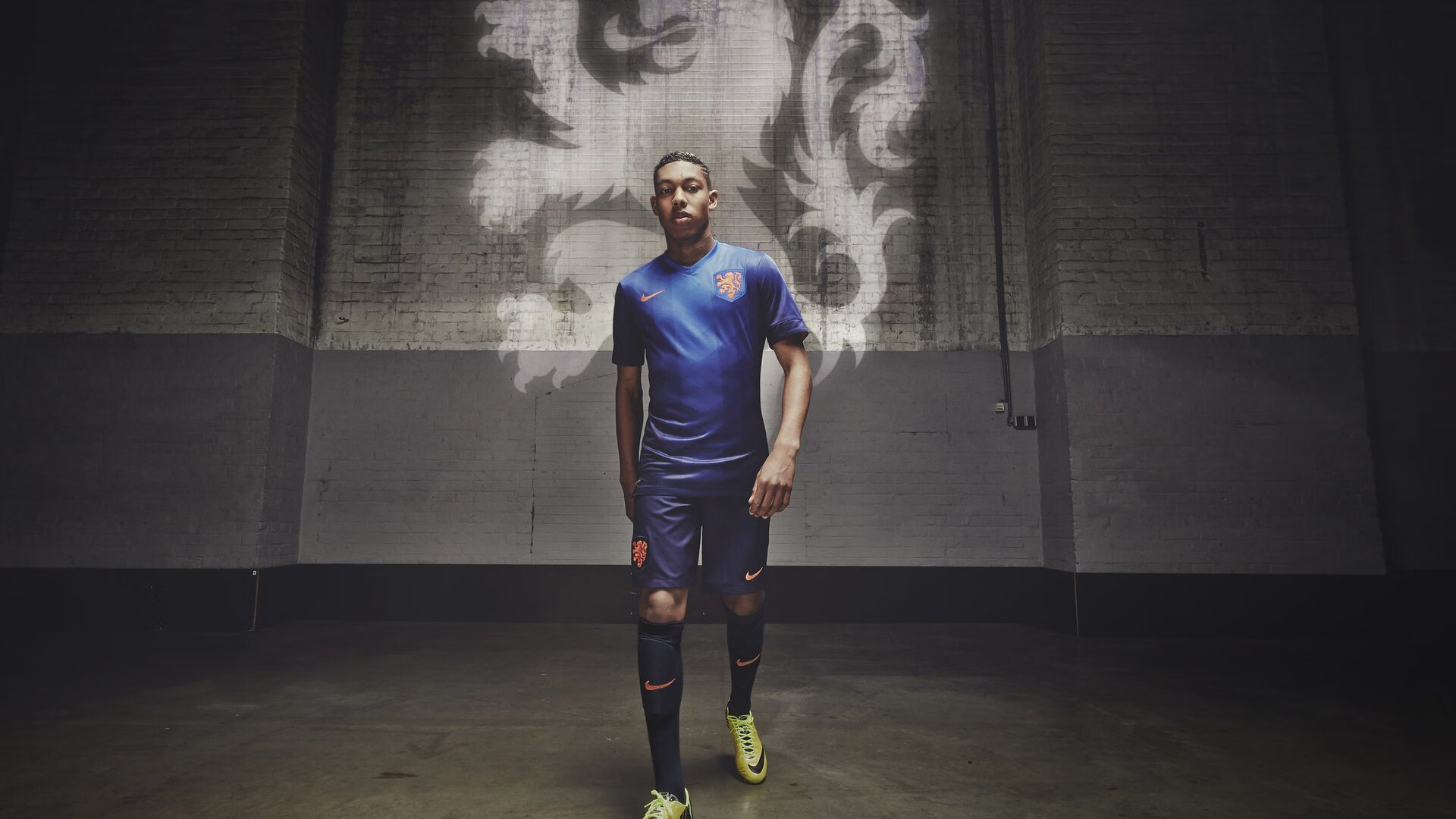 开云体育软件-《电竞国王争夺战：年度总决赛唯一的冠军归属》，电竞王国书包网